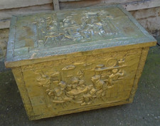 VINTAGE BRASS COAL / LOG BOX TAVERN SCENE SOLID PLANK INNER GOOD CONDITION READ