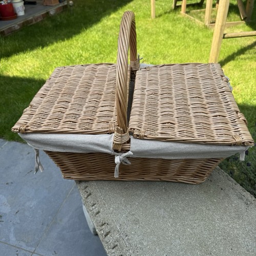 Vintage large wicker lined - vintage,