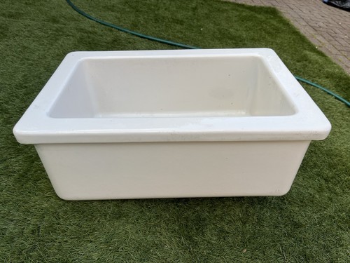 Used belfast sink with minor - belfast,