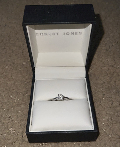 Ernest jones 9ct white - 9ct,