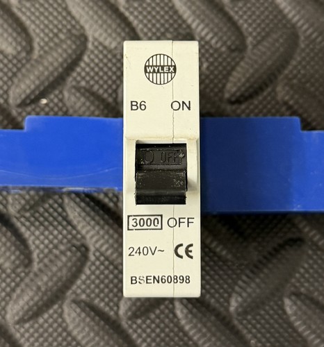 Wylex miniature circuit - b6,