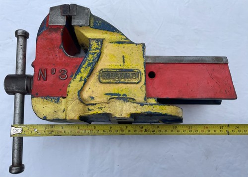 Vintage record 3 - no., bench