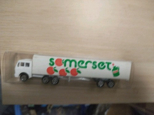 Majorette mercedes lorry - majorette,
