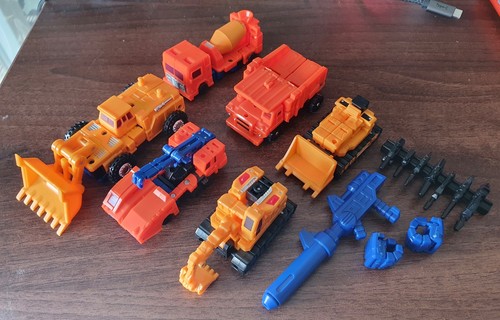 Transformable robot combiner - transformable,
