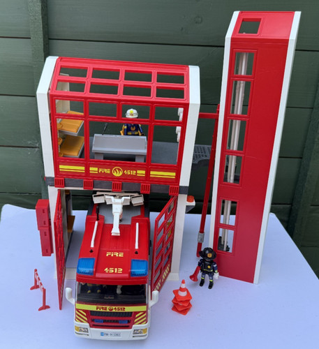 Playmobil fire engine station - playmobil,