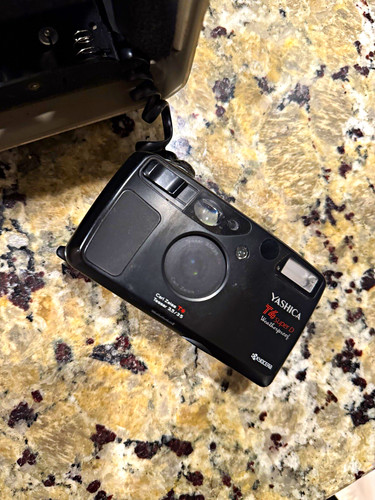 Camtrakker yashica super d - yashica, t4