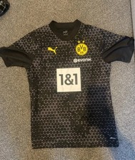 Black Borussia Dortmund Football Shirt For Men’s. Size M.