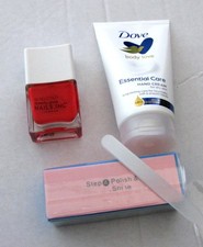 HAND AND NAIL CARE KIT - DOVE