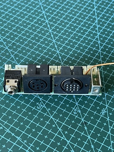 Kenwood 850s acc sockets - ,