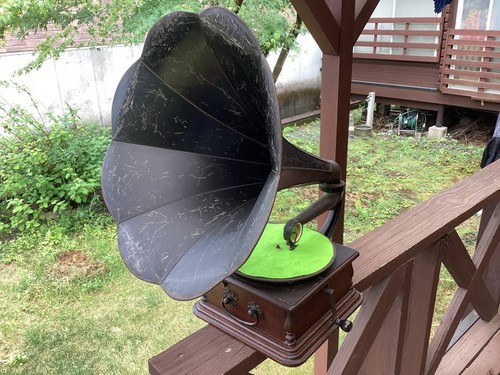Columbia disc graphophone horn - disc,