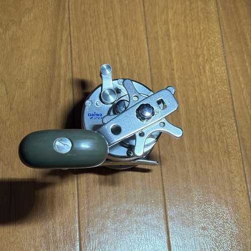 Daiwa saltiga z20 conventional - saltiga,