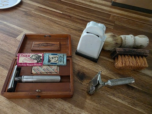 Vintage shaving lot canadian - shaving, lot: