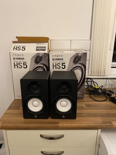 Yamaha hs5 studio monitor - yamaha,