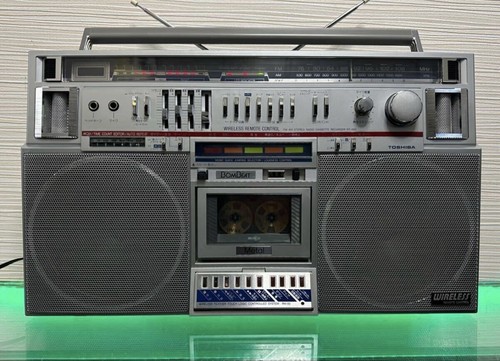 Toshiba bombeat s93 - bombeat, stereo