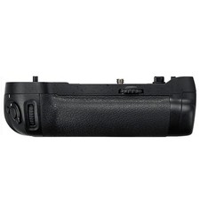 MB-D17 Vertical Battery Grip