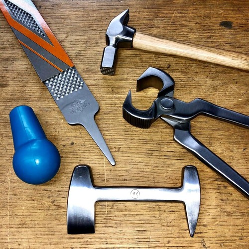 Farriers tools shoe removal - tools,