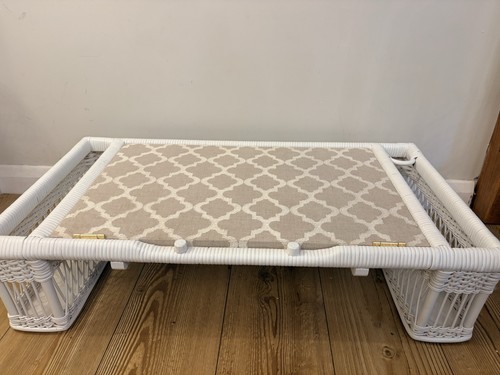 Vintage white wicker - white,