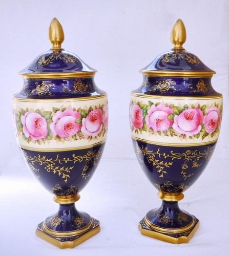 Coalport stunning hand - ~stunning~,