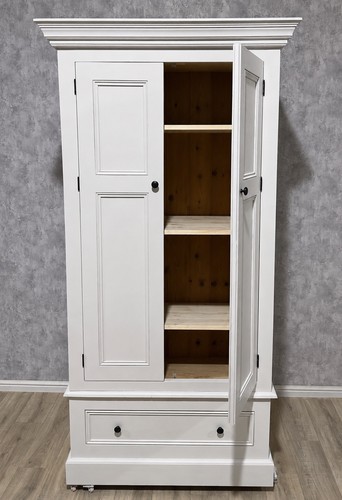 Solid wood kitchen - kitchen, larder