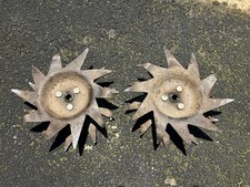 Mantis Tiller 1622 Digging