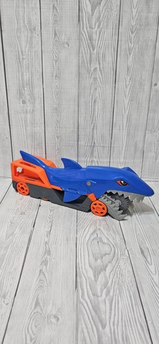Hot wheels shark - hot, chomp