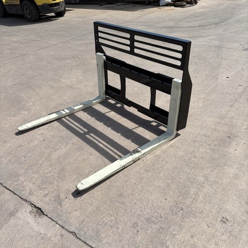 Skidsteer bobcat pallet - pallet, forks