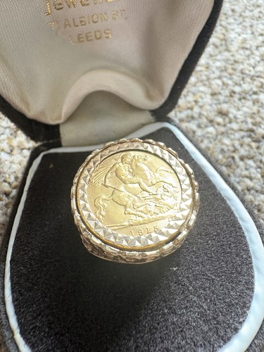 9ct gold sovereign ring - sovereign, –