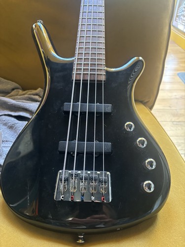 String corvette rock bass - string,