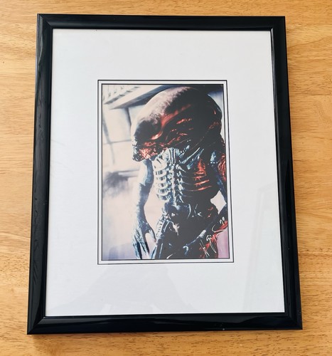 Giger photograph signed - r,