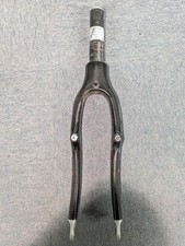 Lightweight carbon fork for