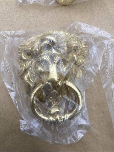 Door knocker lions head - knocker’s,