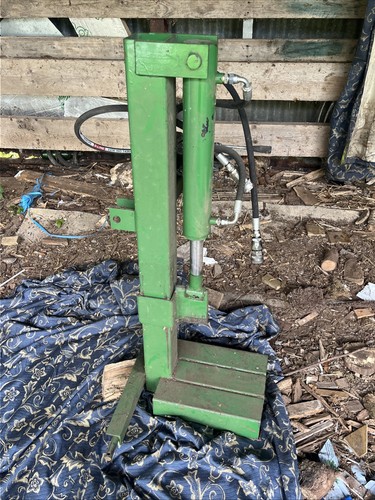 Log splitter tractor mounted - splitter,