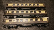 3x Hornby Pullman Coaches -