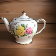 Vintage Sadler Floral Teapot 2098 Roses