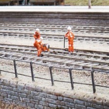 OSBFN074 N Gauge Figures