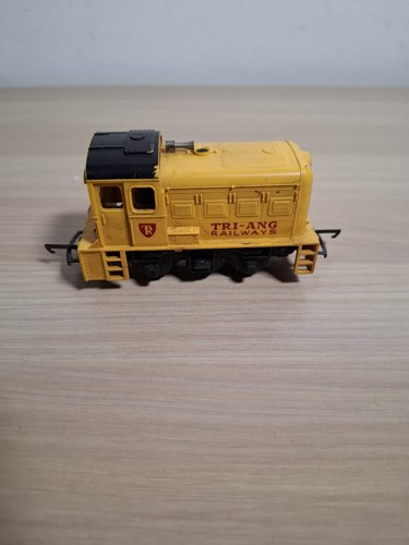 Triang r353 diesel - triang, yellow