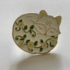 Fox in the Daisies Badge