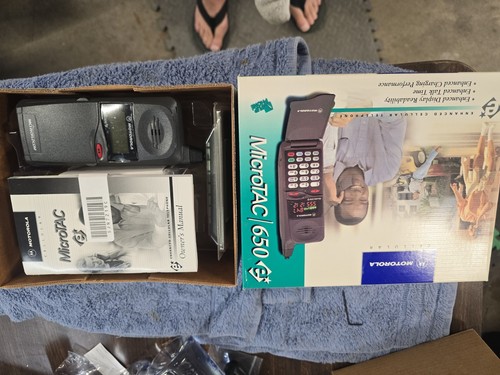 Vintage 1997 motorola - vintage,