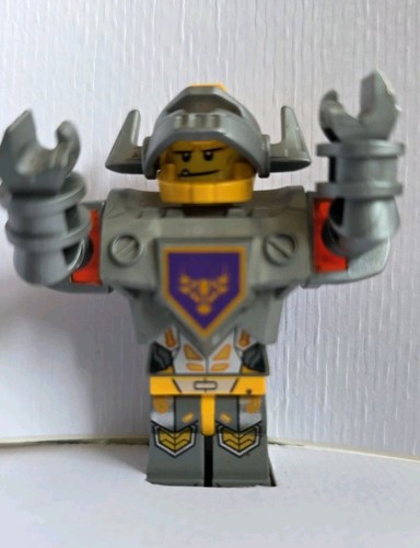 Lego minifigure nexo knights - lego,