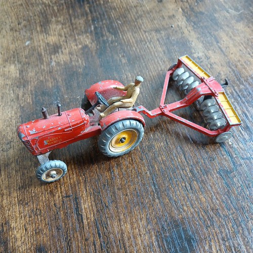 Dinky toys massey harris - massey,
