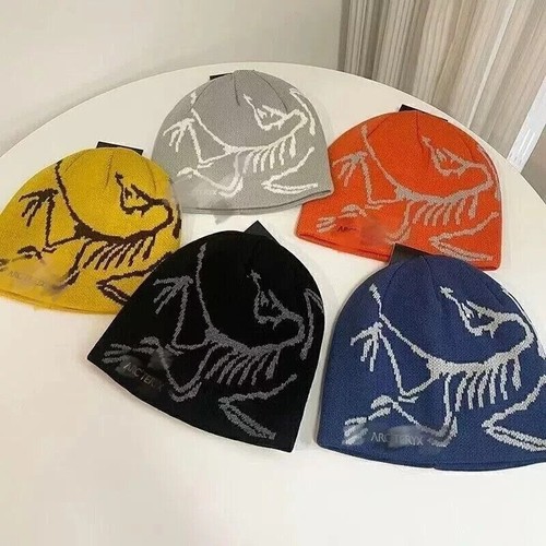 New bird head black toque - new,