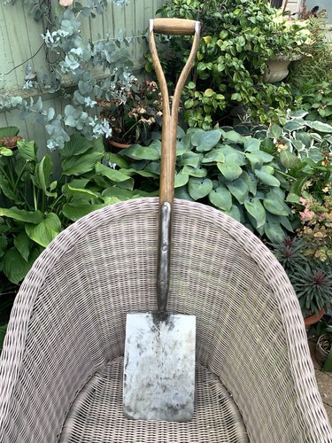 Vintage handle garden spade - handle,