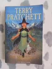 Terry Pratchett Book - The Shepherds Crown - Final book in the Discworld series