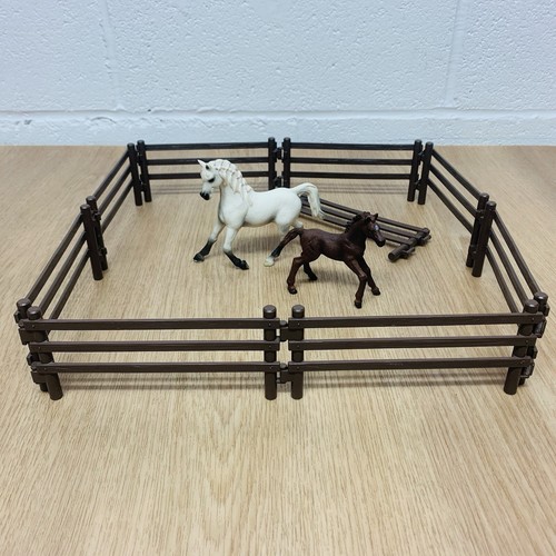 Schleich horse stable paddock - horse,
