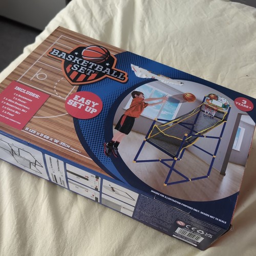 New kids basketball set - new,
