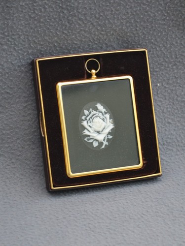Single rose cameo form - single,