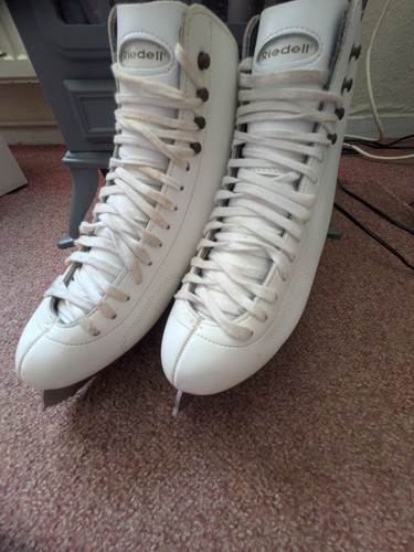 Riedell ice skates - ice, 9