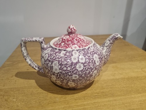 Burleigh calico mulberry red - calico,