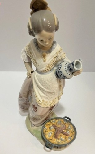 Lladro 5254 lady making - lladro~5254~lady,