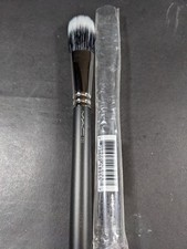 MAC 131 DUO FIBER POWDER/BLUSH BRUSH - NEW IN BAROCDED SLEEVE